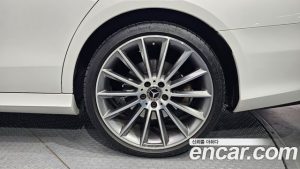 Mercedes-Benz E-Class E350 4MATIC AMG Line Edition 2021 года из Южной Кореи