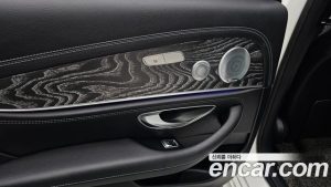 Mercedes-Benz E-Class E350 4MATIC AMG Line Edition 2021 года из Южной Кореи