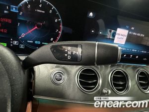 Mercedes-Benz E-Class E350 4MATIC AMG Line 2021 года из Южной Кореи