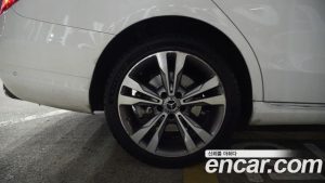 Mercedes-Benz C-Class C200 Avantgarde 2020 года из Южной Кореи