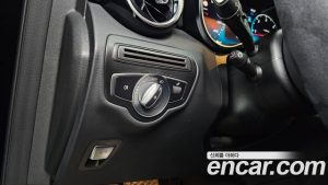 Mercedes-Benz GLC-Class GLC220 d 4MATIC 2021 года из Южной Кореи