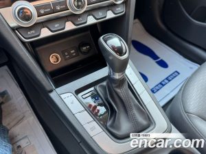 Hyundai AVANTE 1.6 2020 года из Южной Кореи