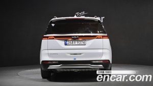 Kia Carnival Бензин 9-Seater Signature 2023 года из Южной Кореи