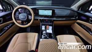 Kia Carnival Бензин 9-Seater Signature 2023 года из Южной Кореи