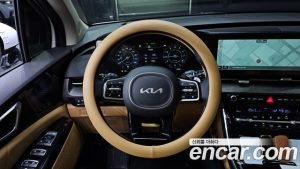 Kia Carnival Бензин 9-Seater Signature 2023 года из Южной Кореи