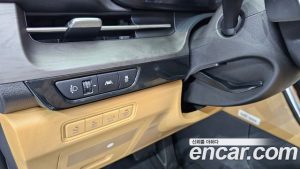 Kia Carnival Бензин 9-Seater Signature 2023 года из Южной Кореи