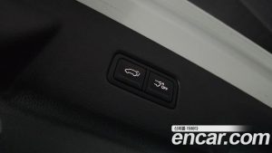 Kia Carnival Бензин 9-Seater Signature 2023 года из Южной Кореи