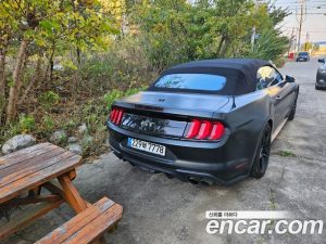 Ford Mustang GT Cabriolet 2020 года из Южной Кореи
