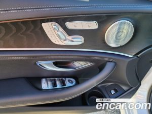 Mercedes-Benz E-Class E220d 4MATIC AMG Line 2023 года из Южной Кореи