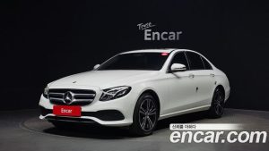 Mercedes-Benz E-Class E220d Avantgarde 2020 года из Южной Кореи