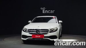 Mercedes-Benz E-Class E220d Avantgarde 2020 года из Южной Кореи