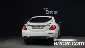 Mercedes-Benz E-Class E220d Avantgarde 2020 года из Южной Кореи
