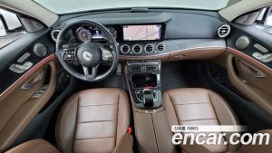 Mercedes-Benz E-Class E220d Avantgarde 2020 года из Южной Кореи