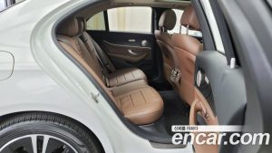 Mercedes-Benz E-Class E220d Avantgarde 2020 года из Южной Кореи