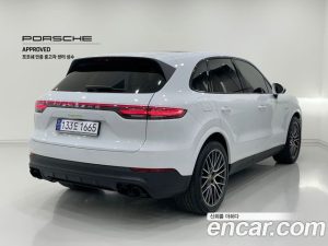 Porsche Cayenne 3.0 E-하이브리드 2023 года из Южной Кореи