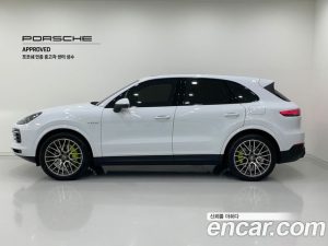 Porsche Cayenne 3.0 E-하이브리드 2023 года из Южной Кореи