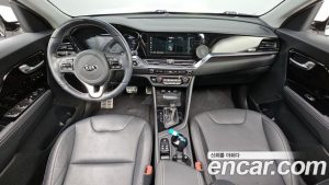 Kia Niro 1.6 HEV 2020 года из Южной Кореи