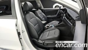 Kia Niro 1.6 HEV 2020 года из Южной Кореи
