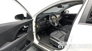 Kia Niro 1.6 HEV 2020 года из Южной Кореи