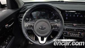 Kia Niro 1.6 HEV 2020 года из Южной Кореи