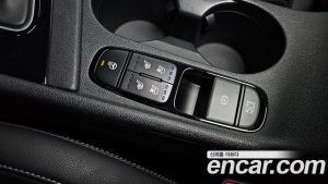 Kia Niro 1.6 HEV 2020 года из Южной Кореи