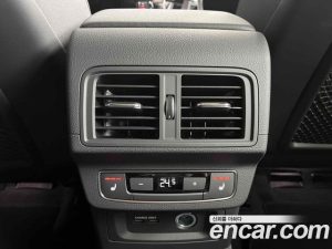 Audi Q5 40 TDI 4WD Premium Sportback 2023 года из Южной Кореи