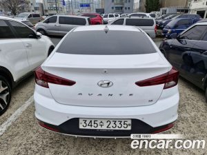 Hyundai AVANTE 1.6 2020 года из Южной Кореи