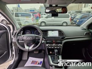 Hyundai AVANTE 1.6 2020 года из Южной Кореи