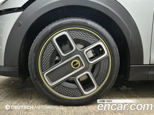 Mini Cooper SE ELECTRIC 2023 года из Южной Кореи