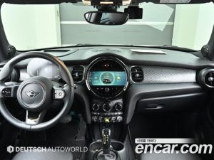 Mini Cooper SE ELECTRIC 2023 года из Южной Кореи