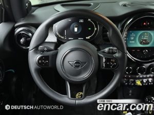 Mini Cooper SE ELECTRIC 2023 года из Южной Кореи