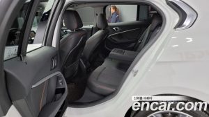 BMW 1-Series 118d Sport 2021 года из Южной Кореи