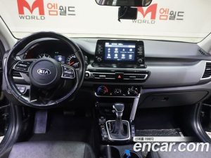 Kia Seltos Дизель 1.6 2WD 2020 года из Южной Кореи