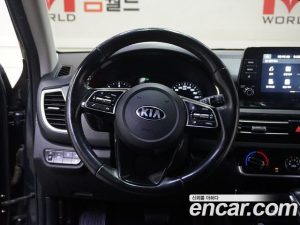 Kia Seltos Дизель 1.6 2WD 2020 года из Южной Кореи
