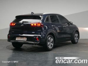 Kia Niro 1.6 HEV 2020 года из Южной Кореи