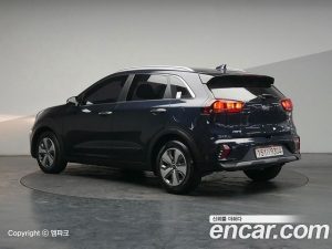 Kia Niro 1.6 HEV 2020 года из Южной Кореи