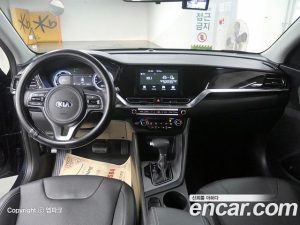 Kia Niro 1.6 HEV 2020 года из Южной Кореи