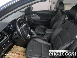 Kia Niro 1.6 HEV 2020 года из Южной Кореи