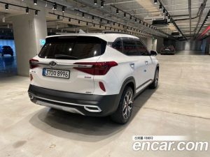 Kia Seltos Бензин 1.6 Turbo 4WD 2021 года из Южной Кореи