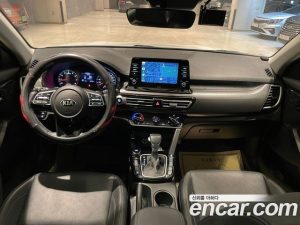 Kia Seltos Бензин 1.6 Turbo 4WD 2021 года из Южной Кореи