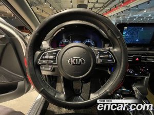 Kia Seltos Бензин 1.6 Turbo 4WD 2021 года из Южной Кореи
