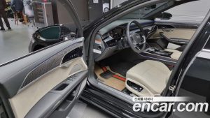 Audi A8 55 TFSI 4WD Premium LWB 2023 года из Южной Кореи