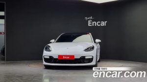 Porsche Panamera 4.0 GTS 2020 года из Южной Кореи