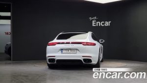 Porsche Panamera 4.0 GTS 2020 года из Южной Кореи