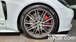 Porsche Panamera 4.0 GTS 2020 года из Южной Кореи