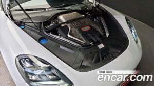 Porsche Panamera 4.0 GTS 2020 года из Южной Кореи
