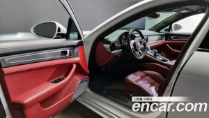 Porsche Panamera 4.0 GTS 2020 года из Южной Кореи