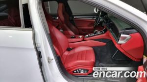 Porsche Panamera 4.0 GTS 2020 года из Южной Кореи