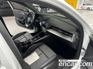 Audi A3 40 TFSI 2023 года из Южной Кореи