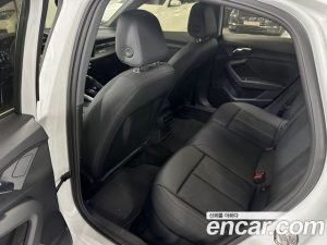 Audi A3 40 TFSI 2023 года из Южной Кореи